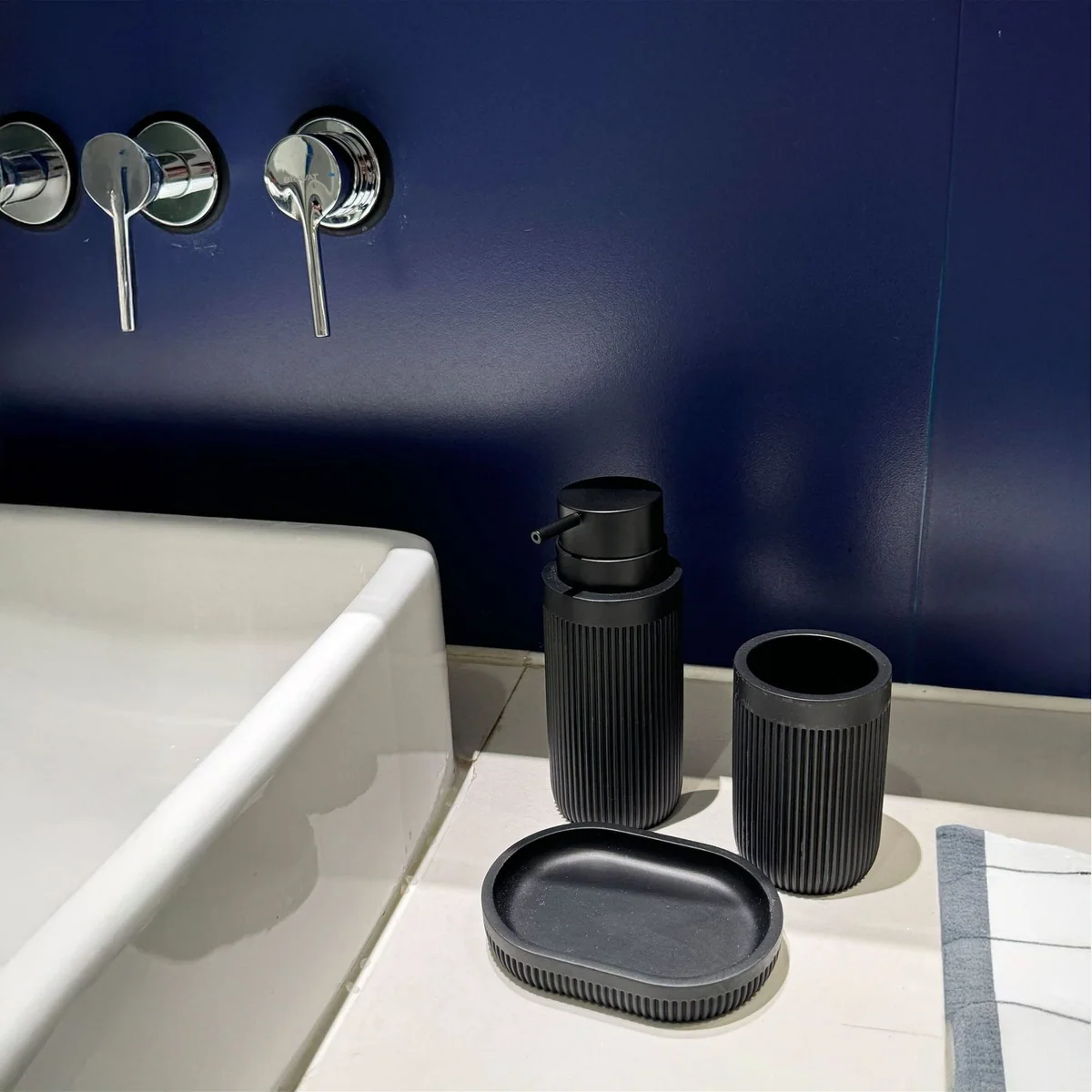 Relaxdays Badaccessoire-Set 3-teilig, Steinoptik, pflegeleicht 2