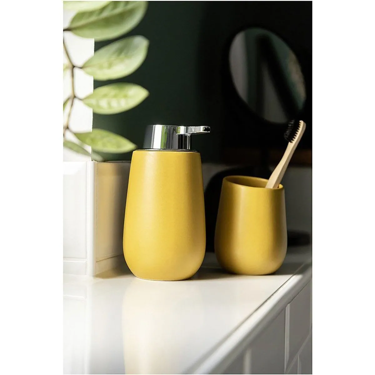 WENKO Seifenspender Badi, Keramik, 320 ml, elegantes Design, einfache Handhabung, vielseitig einsetzbar 5